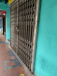 Upper Dickson Road (D8), Retail #522235091